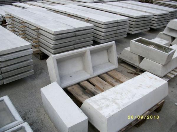 Proizvodnja betonske galanterije (betonski stupovi za vinograde i voćnjake, ogradni elementi, rubnjaci...).