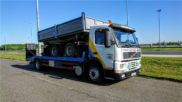 Kamion velike nosivosti i jedini na području Karlovačke županije za prijevoz radnih strojeva, traktora