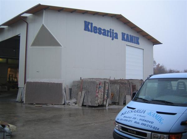 Kamenoklesarski obrt KAMIK, u vlasništvu Veljka Katića, osnovana je 1978. godine, kao mali obiteljski obrt.